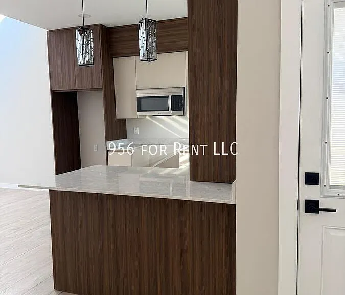 2202 Corales St #1 — Photo 3