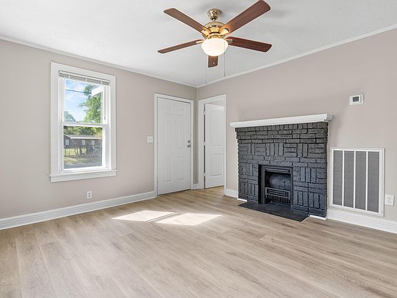 4th image of 1004 Raleigh St