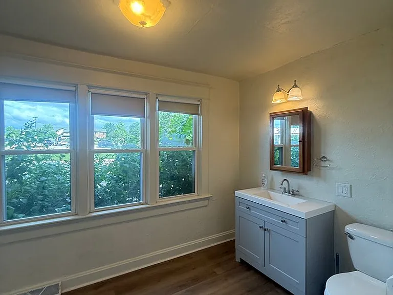 1205 Webster Ave — Photo 10
