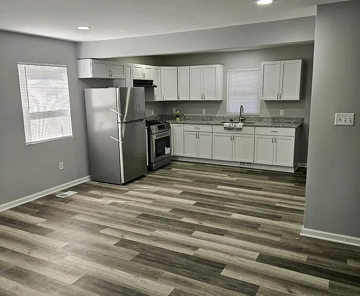 1118 Benton St — Photo 6