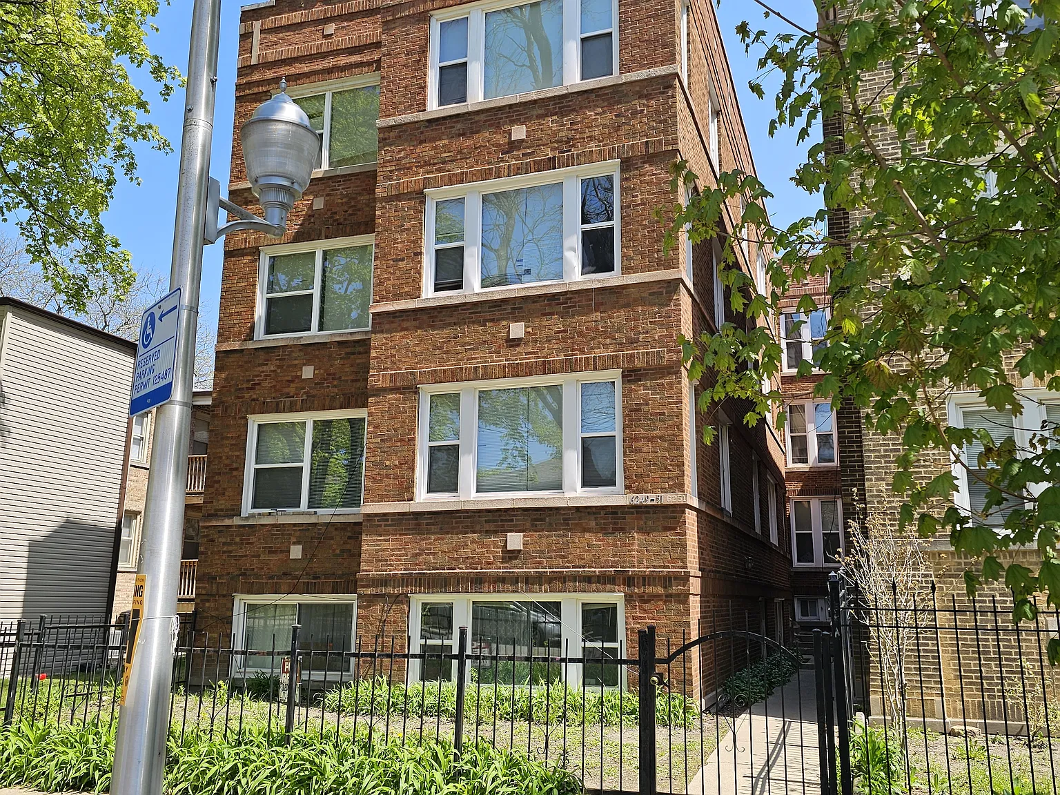 2 bed, 1000 sqft, $1,350 — Photo 1