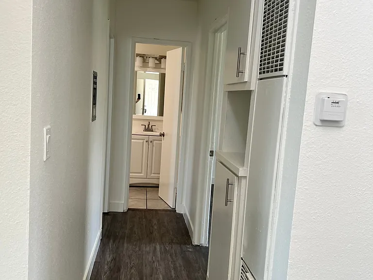 Knotty Apartments — Photo 5