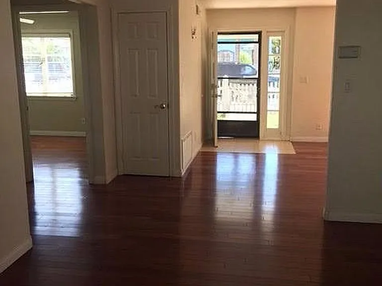 4634 Greene St — Photo 7