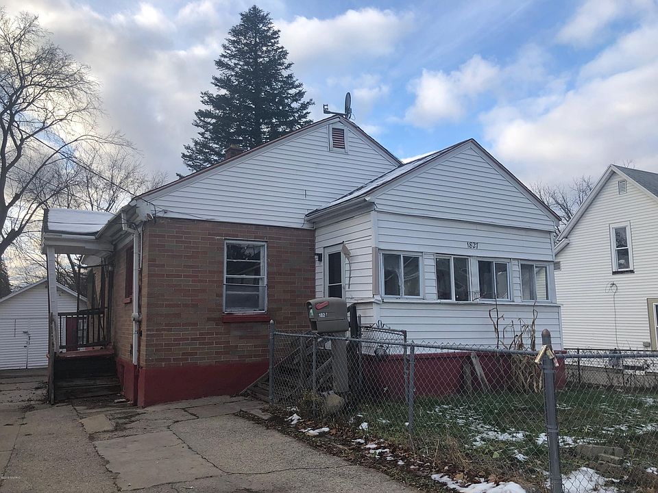 1st image of 1827 Palace Ave SW