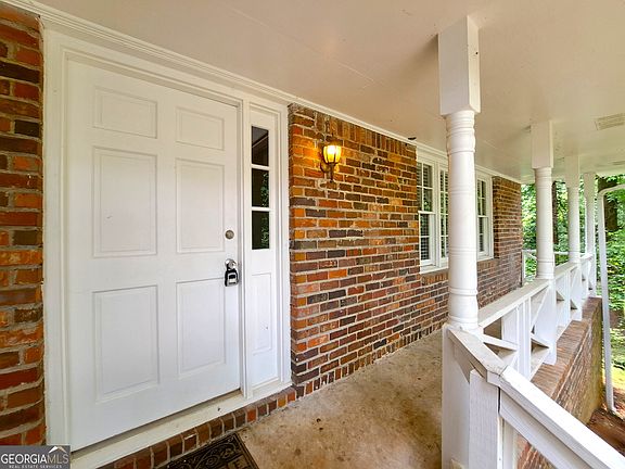 2nd image of 844 Chandler Dr