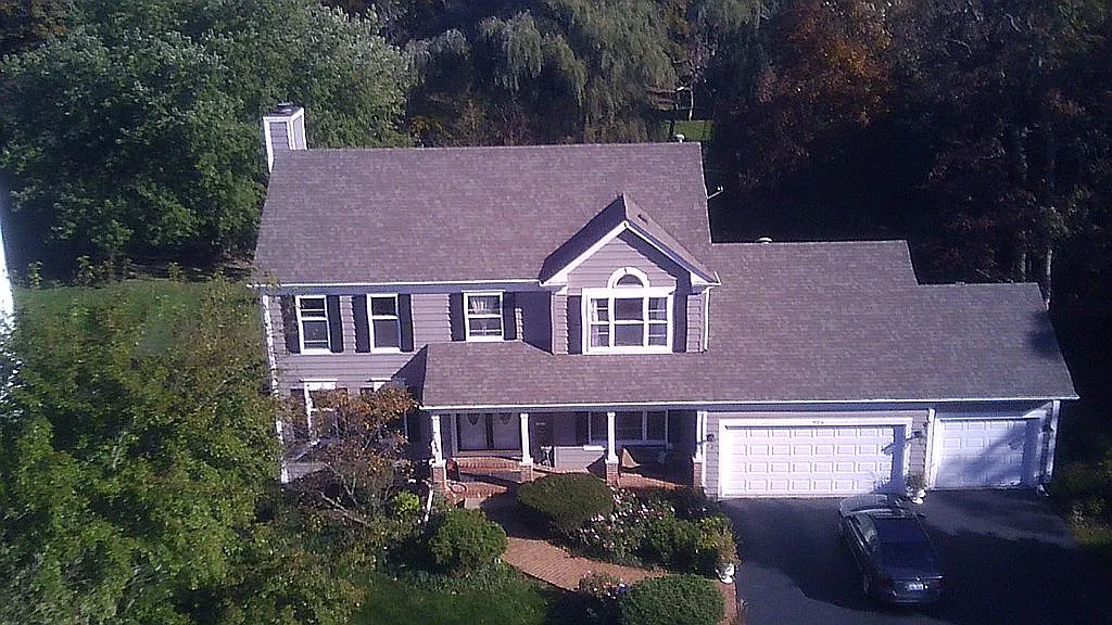 904 Interlaken Dr photo 1