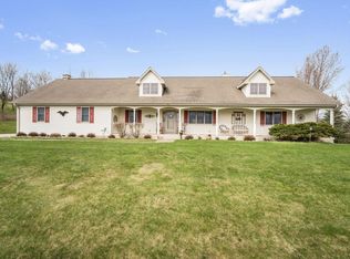 7475 Country View LANE, West Bend, WI 53090
