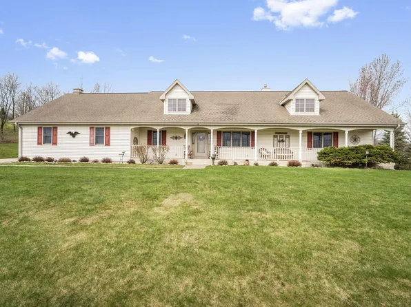 7475 Country View LANE, West Bend, WI 53090