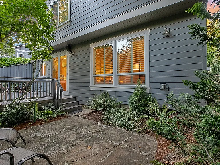 2227 Matterhorn Ct — Photo 32