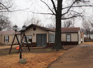 9247 E Breckenridge Ave, Saint Louis, MO 63114