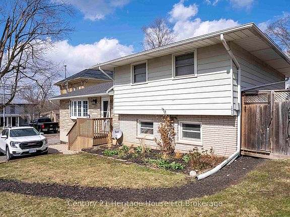 3rd image of 117 Wonham St S