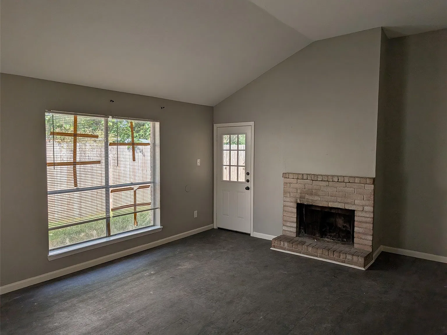 3 bed, 2.0 bath, 1230 sqft, $1,650 — Photo 4