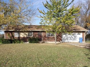 4849 NW Rochester Rd, Topeka, KS 66617