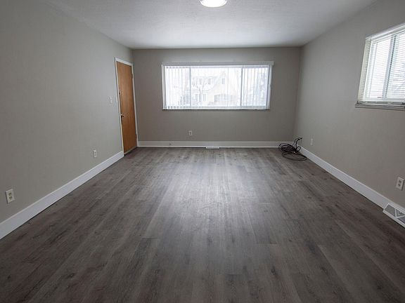 4th image of 7513 Marlborough Ave Floor 1