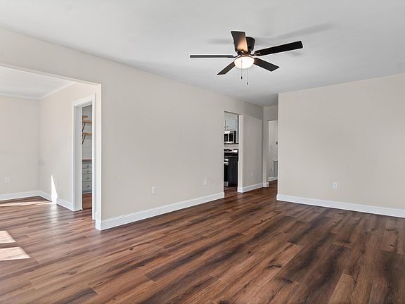 3rd image of 207 N Sowell St