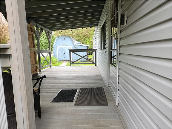 2nd image of 208 York Cir