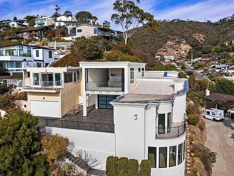 2790 Queda Way — Photo 3