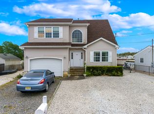 208 Maplewood Rd, Barnegat, NJ 08005