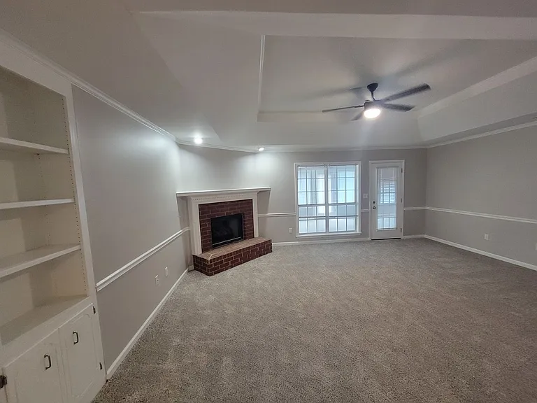 2910 Pointewest Dr — Photo 7