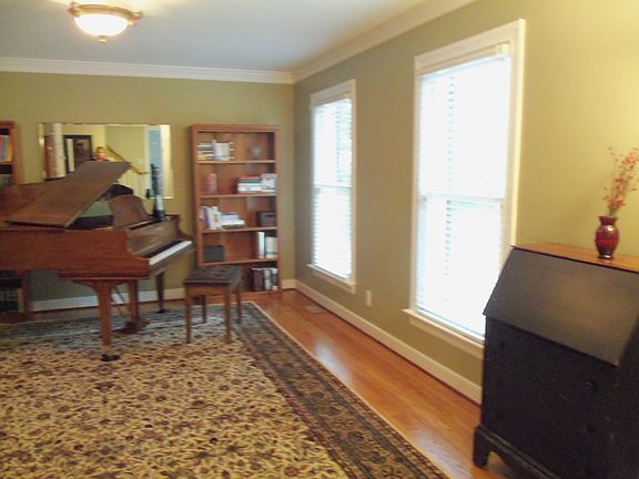 Lots of windows & moldings