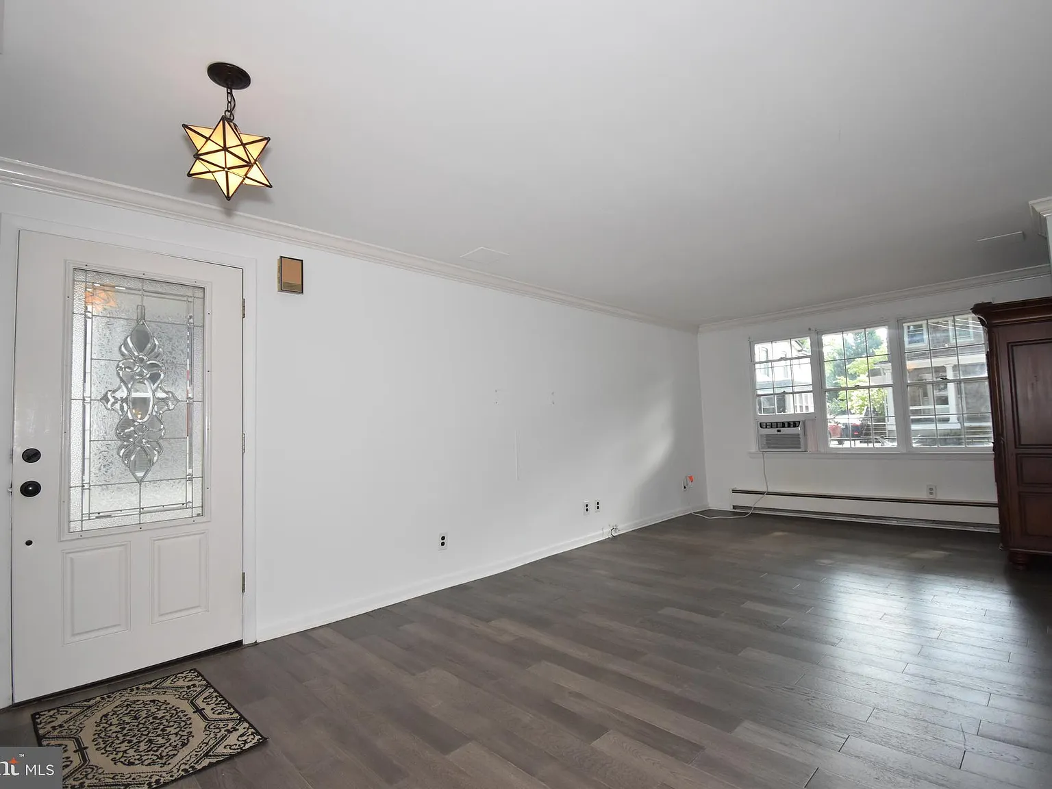 2 bed, 1.5 bath, 1212 sqft, $3,400 — Photo 3