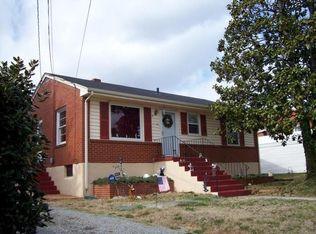 2820 Plantation Rd NE, Roanoke, VA 24012