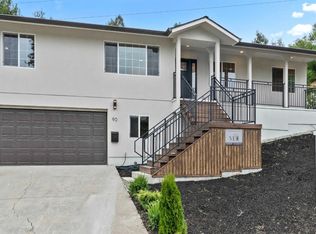 90 Greenfield Dr, Moraga, CA 94556