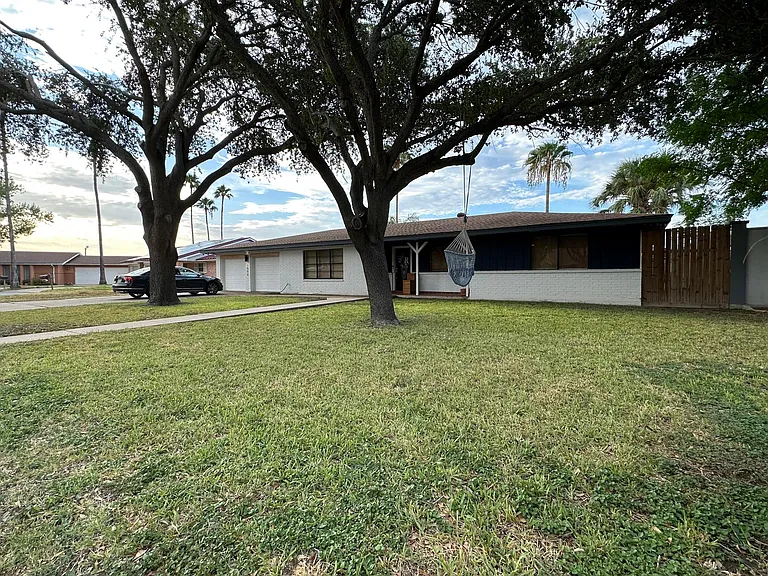 1608 Xanthisma Ave — Photo 1