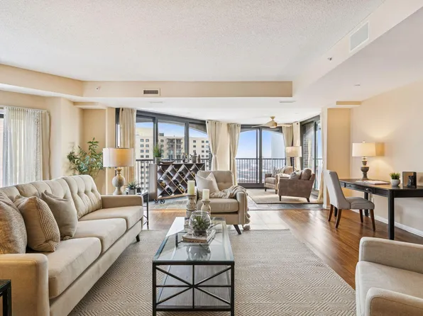 1235 Yale Pl APT 1706, Minneapolis, MN 55403