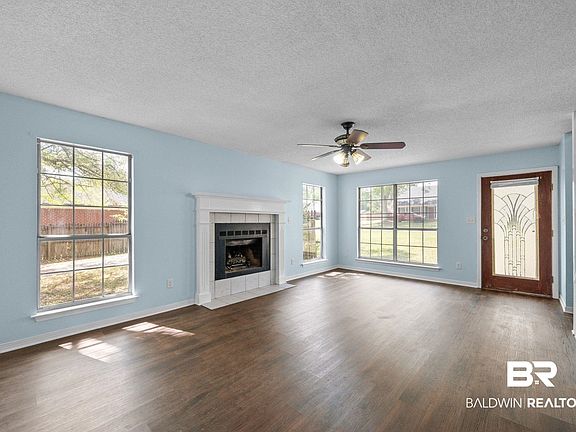 5th image of 19331 Oak Hillcrest Dr