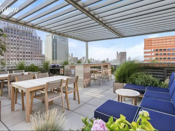 365 Bridge Street image 16 of 26