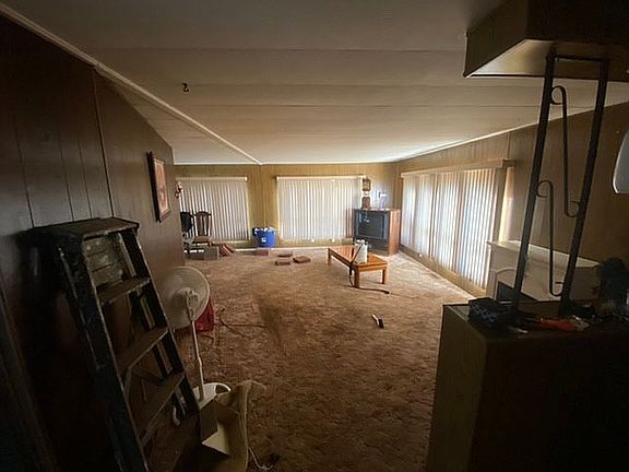 2nd image of 3121 Surfwood Dr NE