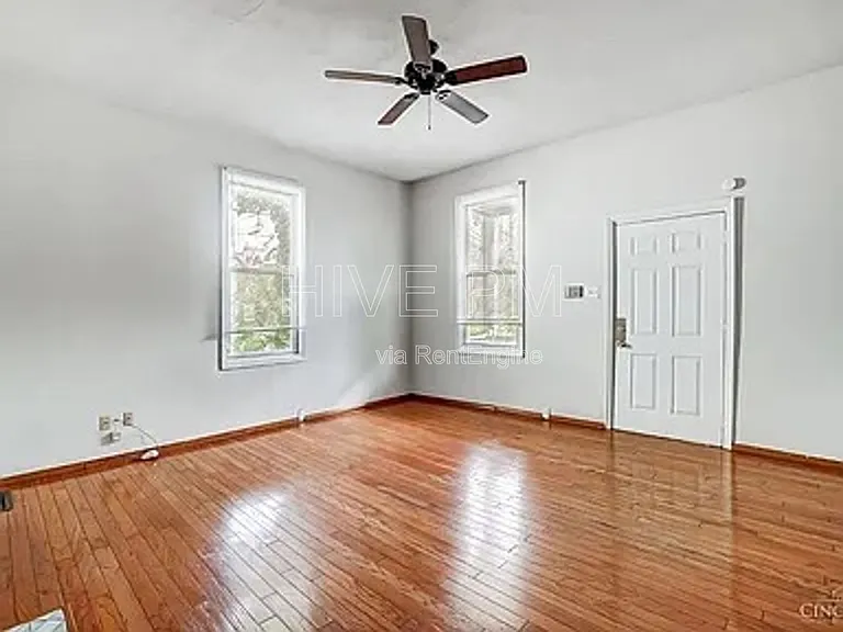 2705 Hackberry St #1 — Photo 8
