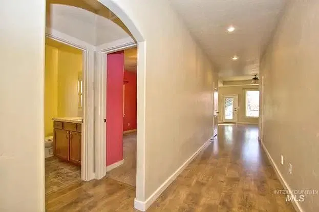 3 bed, 1495 sqft, $2,495 — Photo 2