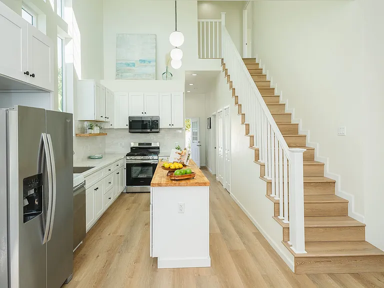 175 E Villa St #3 — Photo 8