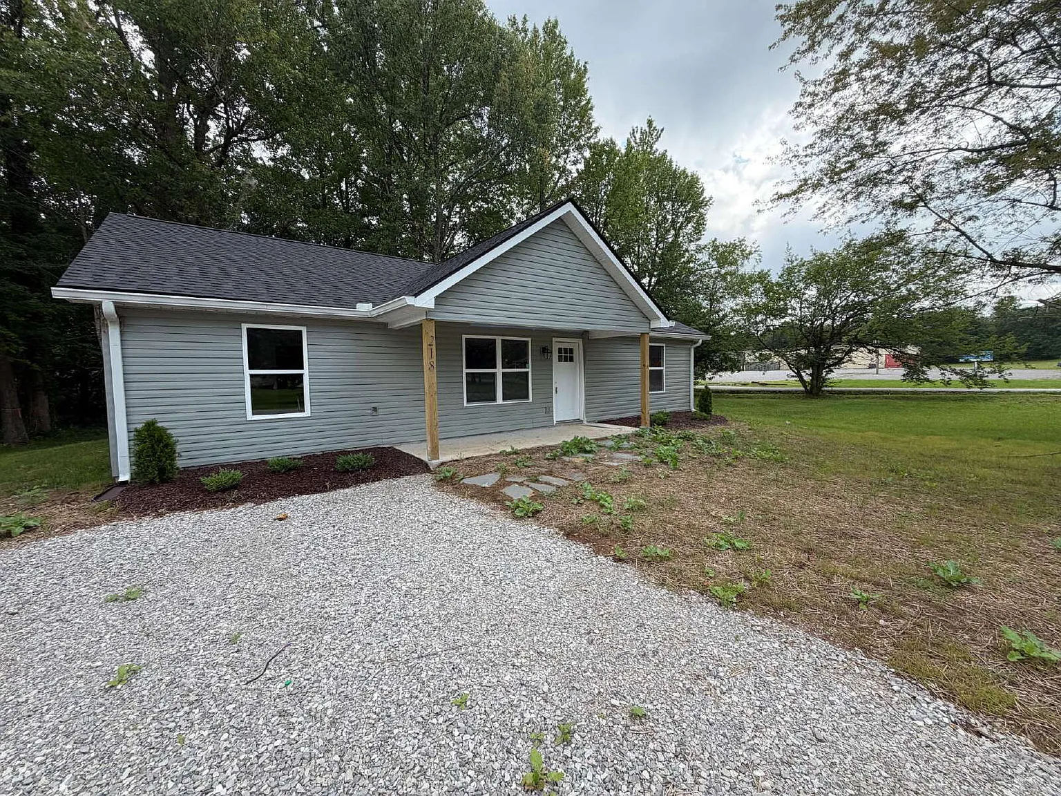 3 bed, 2.0 bath, 1288 sqft, $2,000 — Photo 1
