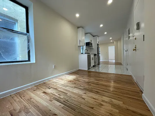 Rented by HOLTON REAL ESTATE INC. | media 14