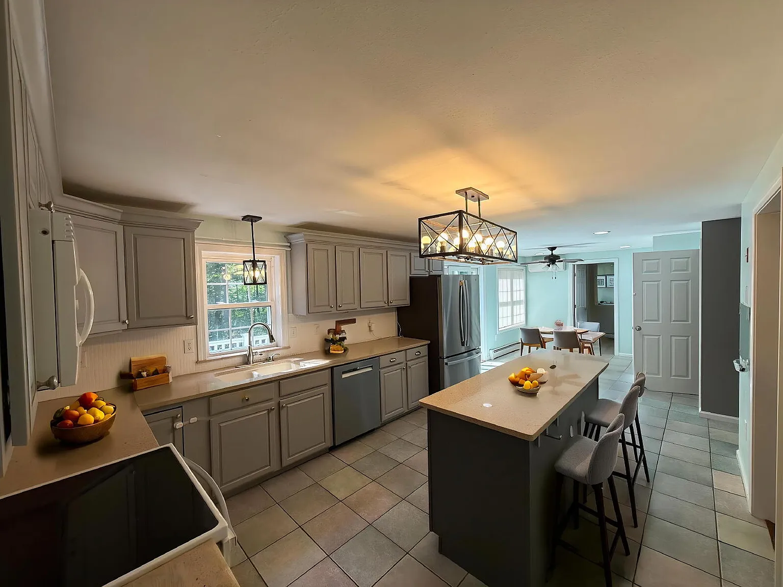 3 bed, 2.5 bath, $3,595 — Photo 1
