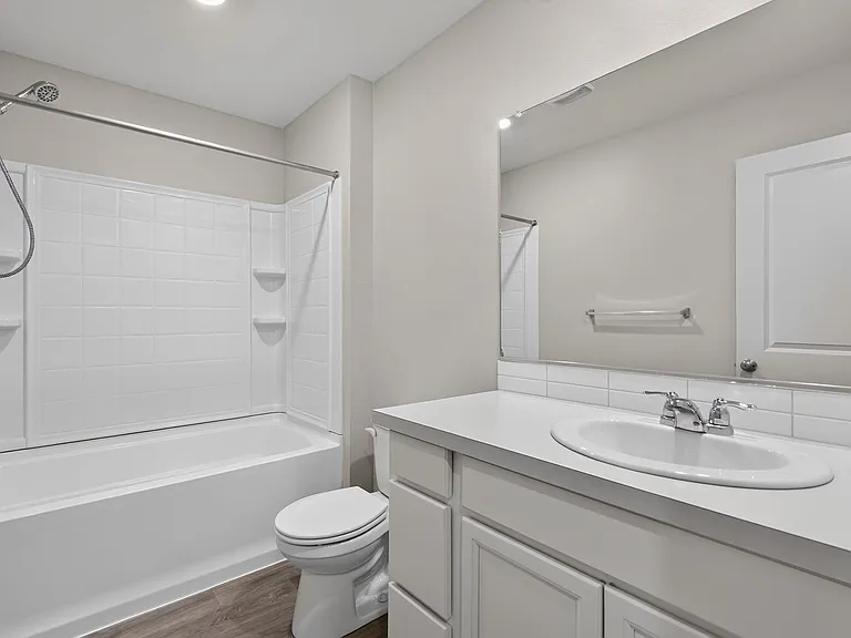 913 N 18th Ter — Photo 12