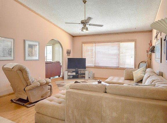 3rd image of 3511 W Wood Dr