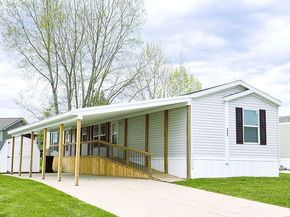 1st image of 925 Boxwood Dr #187