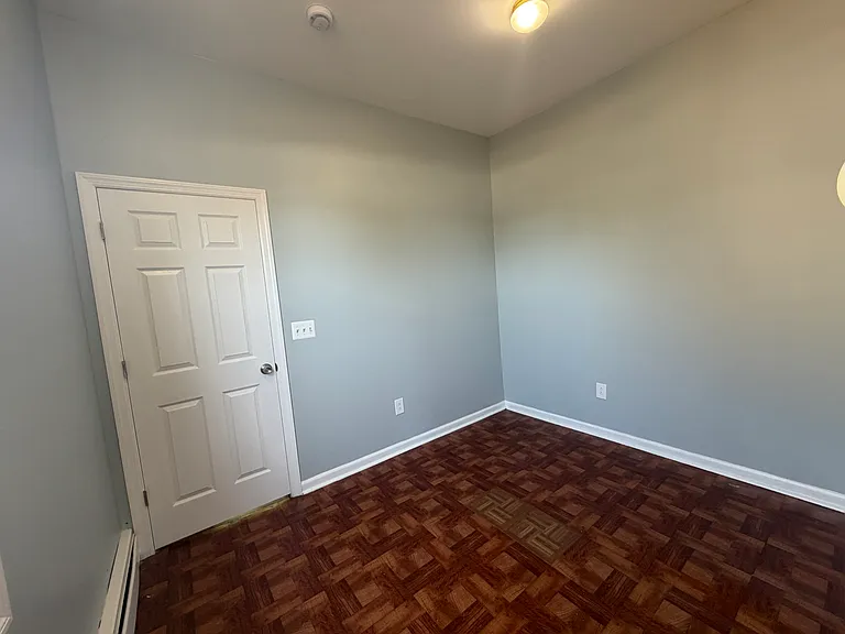 64 Franklin St #1R — Photo 5