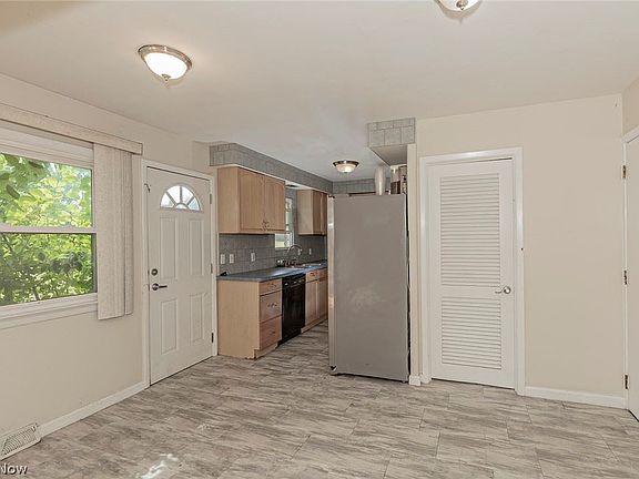 4th image of 2505 Deborah Dr