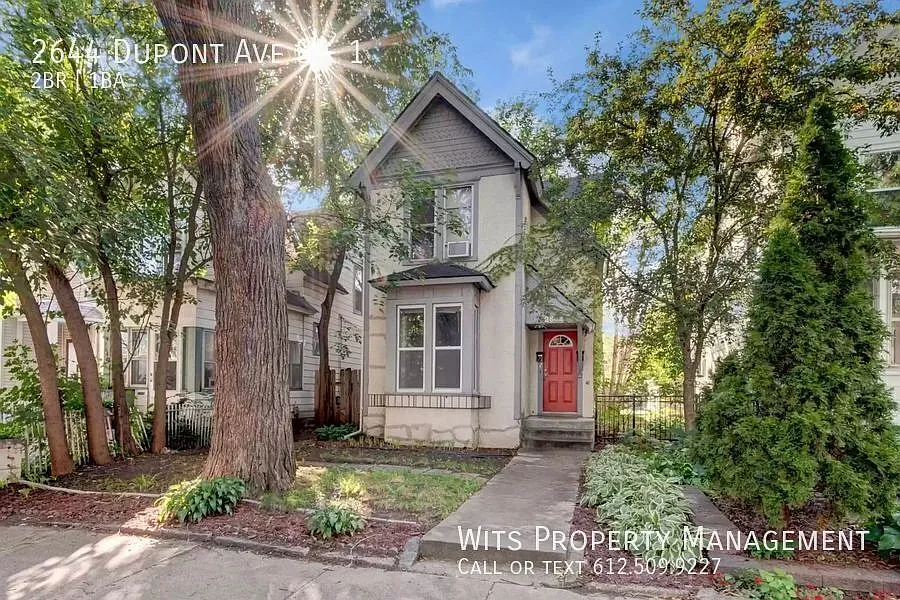 Lovely 2 beds/1 bath Duplex — Photo 1