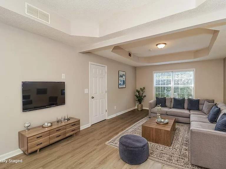 7336 Westwood Ln — Photo 4