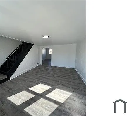 112 W 21st St — Photo 8