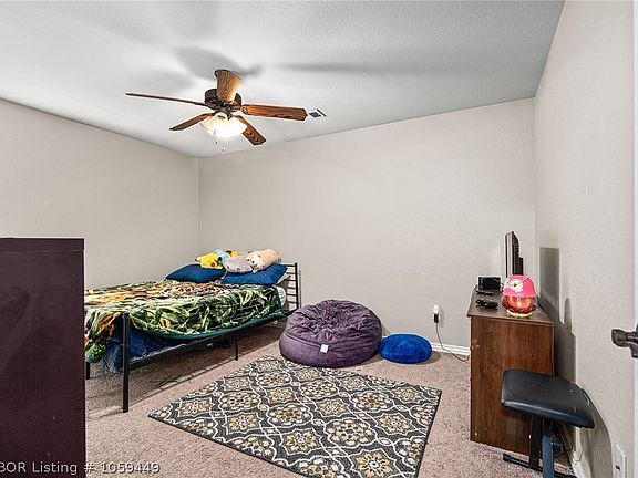 5th image of 620 Trenton Dr