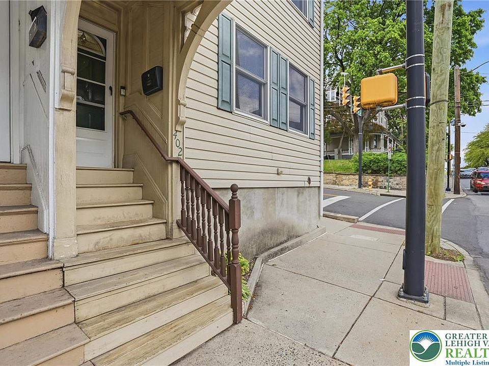1st image of 402 Wyandotte St