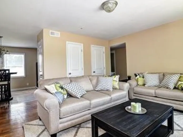 Circle Oaks Apartments — Photo 11