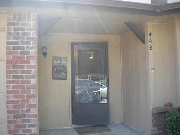 2nd image of 448 Vincent St